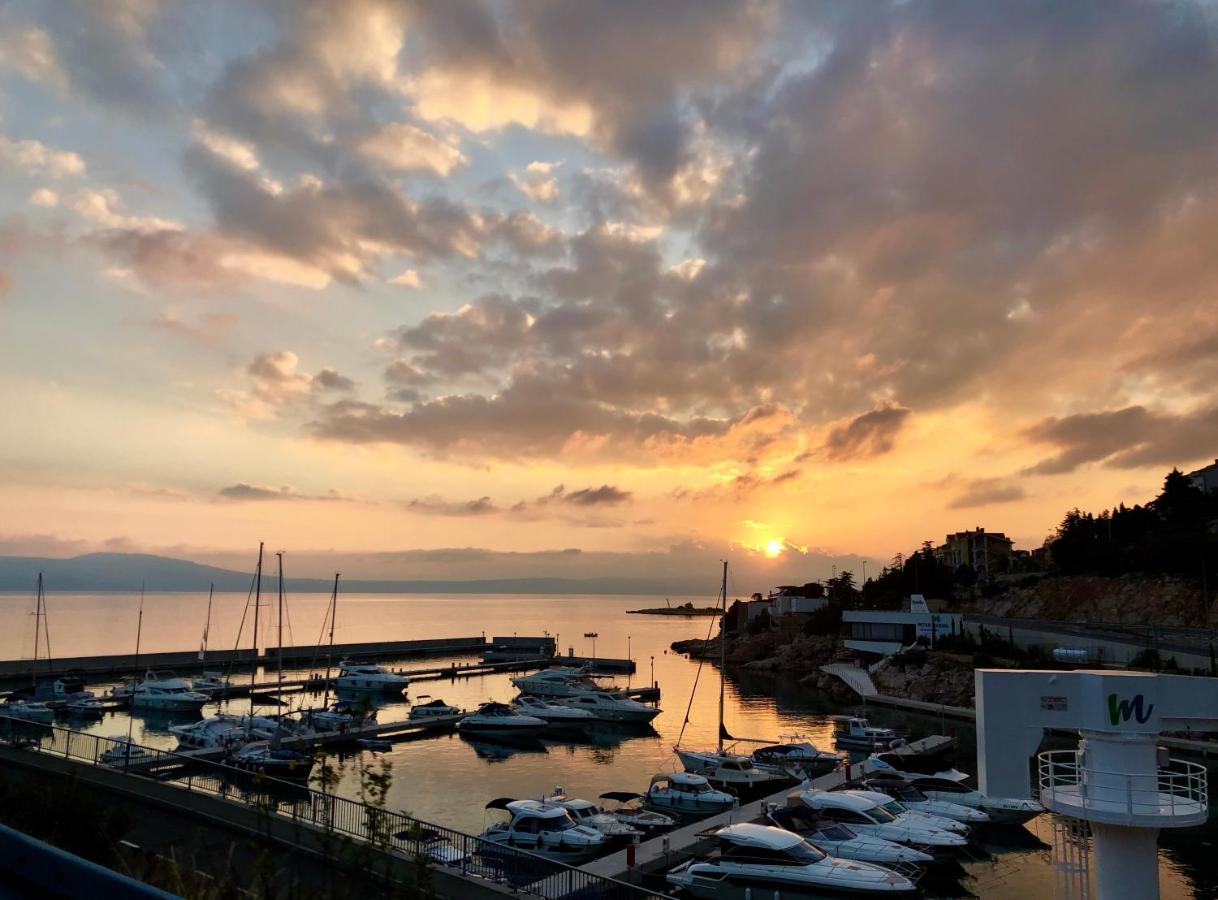 Loft-Beach-Apartments Ratko Novi Vinodolski Εξωτερικό φωτογραφία